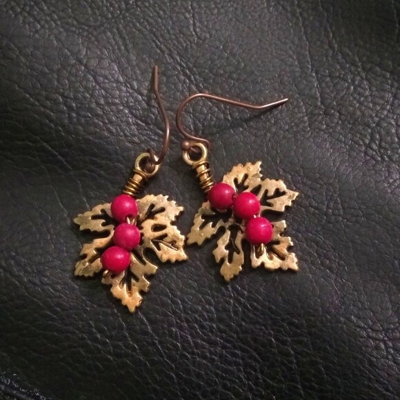 Autumn Berry Leaf Earrings – Copper & Bronze Patina Painted Filigree Leaves - Picture 1 of 6